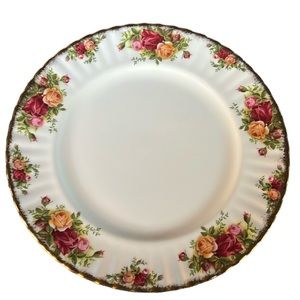 DINNER PLATE OLD COUNTRY ROSES 1962 ROYAL ALBERT BONE CHINA ENGLAND VINTAGE